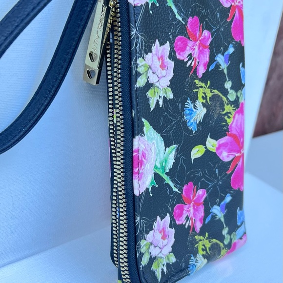 Betsey Johnson Wristlet/Pouch Black & Floral Print - Picture 9 of 11